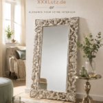 Miroir sur pied élégant dans un intérieur lumineux
