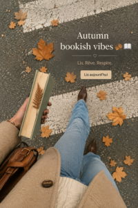 Un coin lecture cosy avec des livres et une tasse de thé pour l'automne