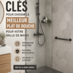 Un élégant bac à douche moderne installé dans une salle de bain lumineuse