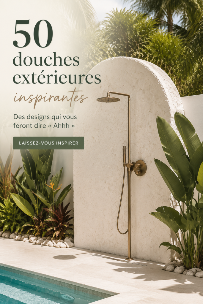 Douche extérieure moderne entourée de plantes luxuriantes