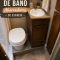 Salle de bain moderne avec des rangements pratiques et esthétiques