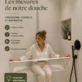 Une salle de bain moderne avec une douche bien dimensionnée, créant un espace zen et confortable.