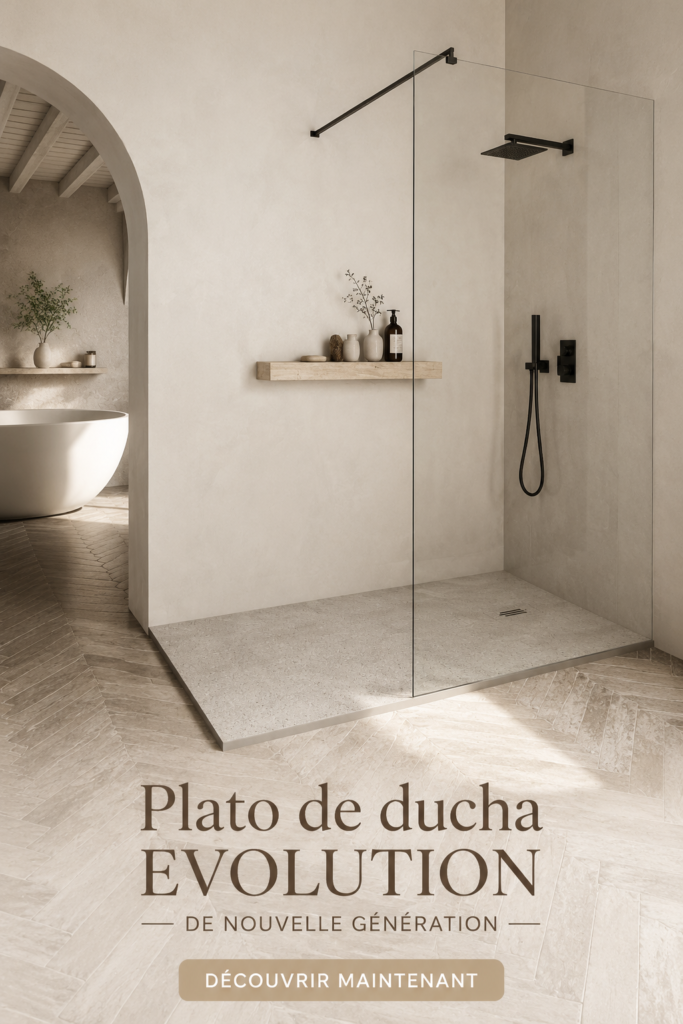Un plateau de douche EVOLUTION au design moderne dans une salle de bain élégante.