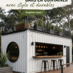 Un bar en bois naturel avec des chaises inclusives, dans une salle à manger élégante.