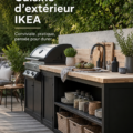 Cuisine extérieure aménagée avec des meubles IKEA, décorée avec des plantes vertes.