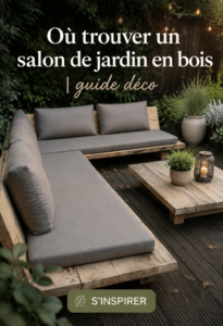 Un salon de jardin en bois élégant dans un jardin ensoleillé, créant une ambiance conviviale.