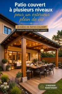 Un patio couvert multi-niveaux avec des meubles confortables et des plantes fleuries